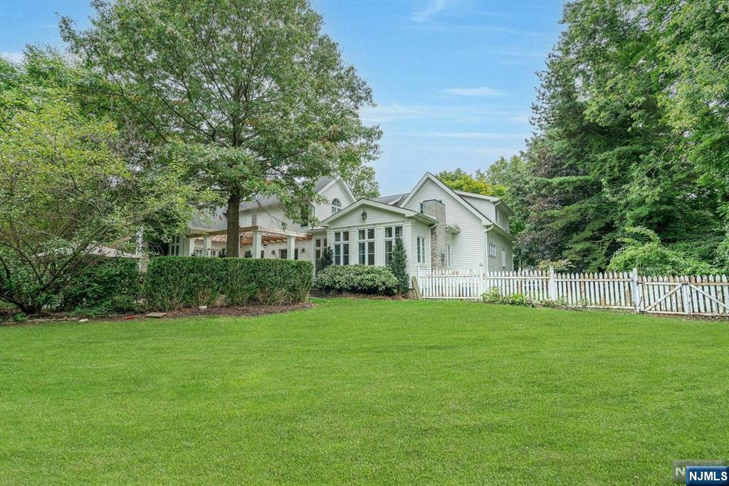 1091 Franklin Lake Road Franklin Lakes, NJ 07417 - Photo 34 of 43