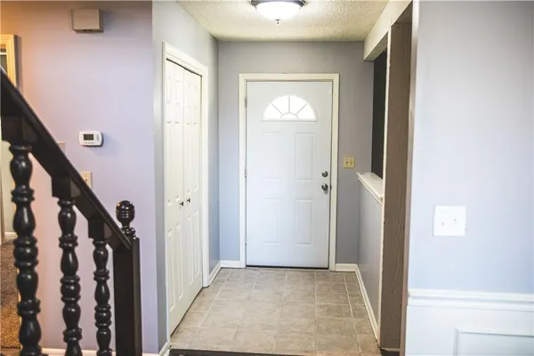 $350,000 | 5506 Northwest Verlin Drive, Parkville, MO 64152