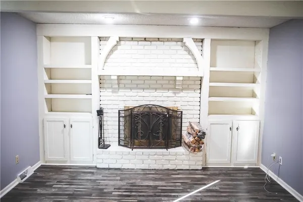 $350,000 | 5506 Northwest Verlin Drive, Parkville, MO 64152