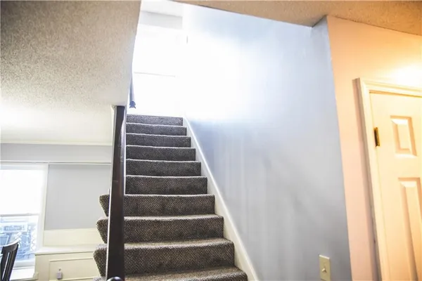 $350,000 | 5506 Northwest Verlin Drive, Parkville, MO 64152