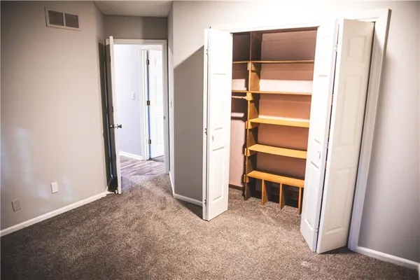 $350,000 | 5506 Northwest Verlin Drive, Parkville, MO 64152