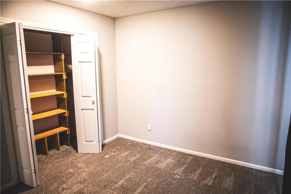 $350,000 | 5506 Northwest Verlin Drive, Parkville, MO 64152