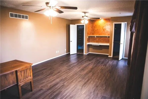 $350,000 | 5506 Northwest Verlin Drive, Parkville, MO 64152