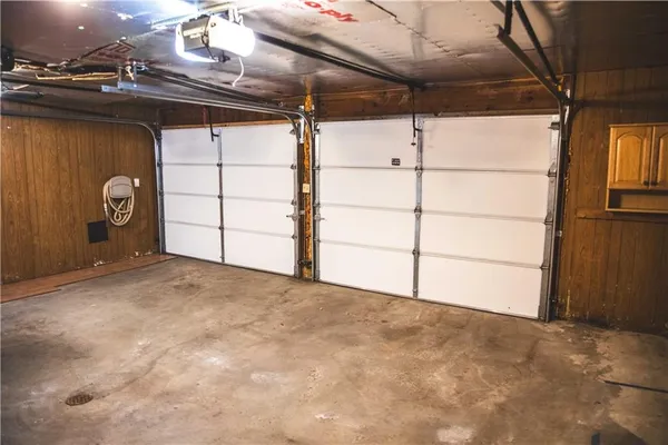 $350,000 | 5506 Northwest Verlin Drive, Parkville, MO 64152