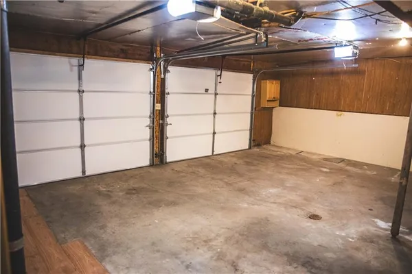 $350,000 | 5506 Northwest Verlin Drive, Parkville, MO 64152