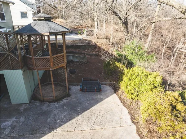 $350,000 | 5506 Northwest Verlin Drive, Parkville, MO 64152