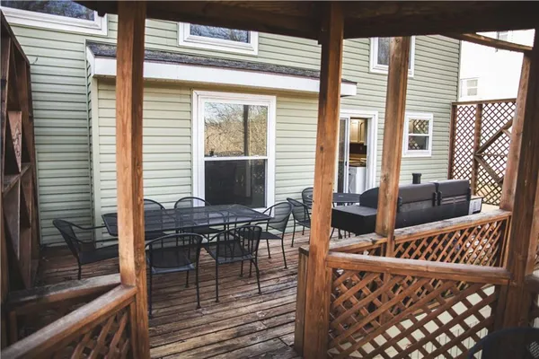 $350,000 | 5506 Northwest Verlin Drive, Parkville, MO 64152