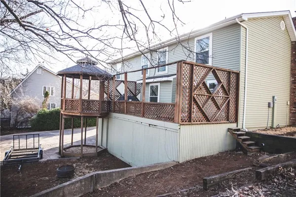 $350,000 | 5506 Northwest Verlin Drive, Parkville, MO 64152