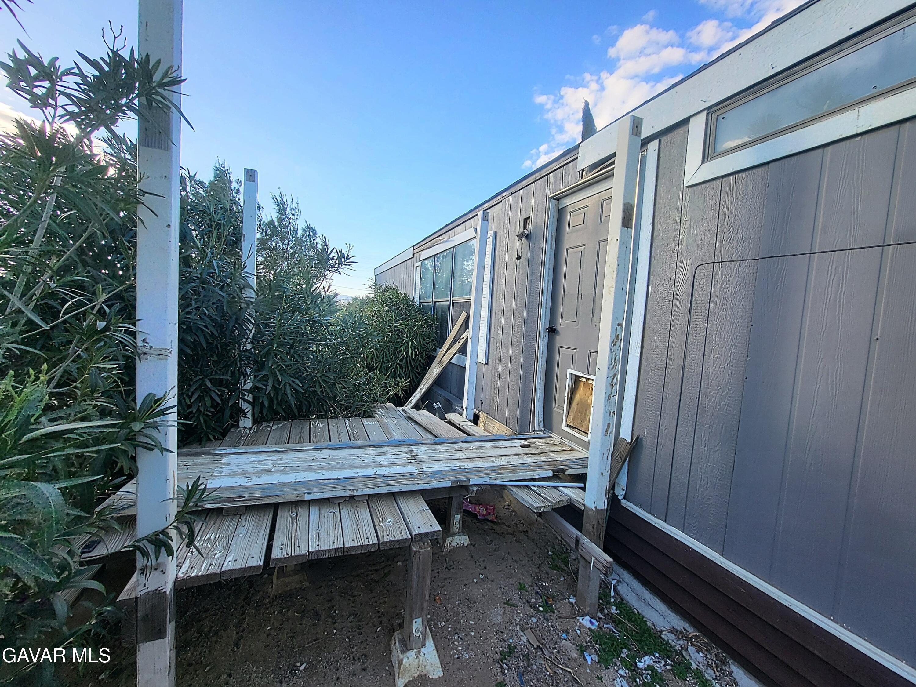 8667 70th Street West Mojave, CA 93501 - Photo 24 of 32 a view of outdoor space with seating area