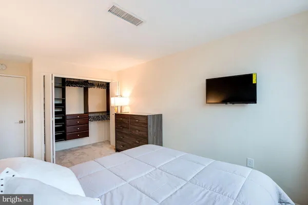 $1,750 | 8 South Van Dorn Street, Unit 608, Alexandria, VA 22304