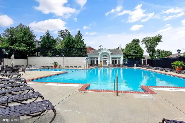 $1,750 | 8 South Van Dorn Street, Unit 608, Alexandria, VA 22304