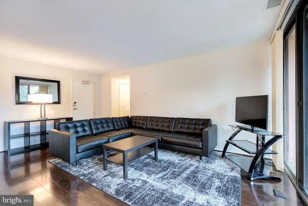 $1,750 | 8 South Van Dorn Street, Unit 608, Alexandria, VA 22304