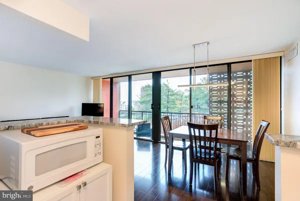 $1,750 | 8 South Van Dorn Street, Unit 608, Alexandria, VA 22304