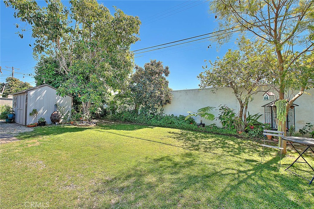 17860 East Laxford Road Azusa, CA 91702 - Photo 31 of 52 a view of a backyard of the house