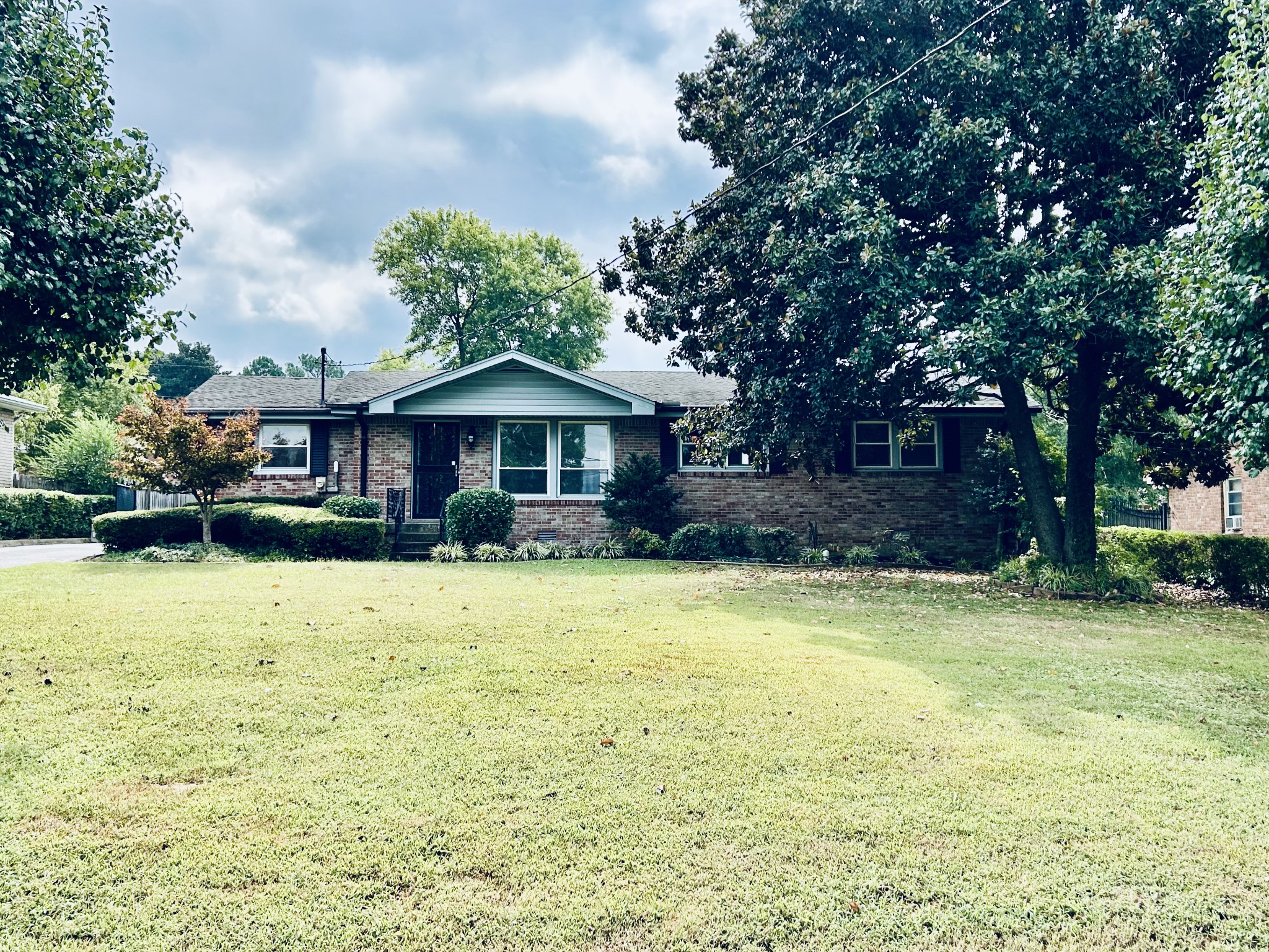 8310 Luree Lane Hermitage, TN 37076 - Photo 2 of 28