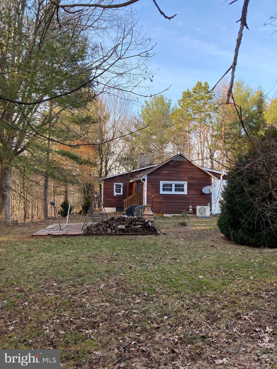 809 Duckwall Road Berkeley Springs, WV 25411 - Photo 10 of 69 Side view