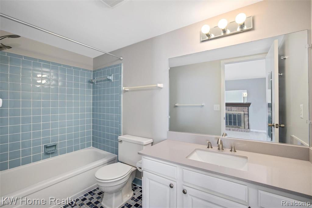 35690 Fredericksburg Road Farmington Hills, MI 48331 - Photo 8 of 25