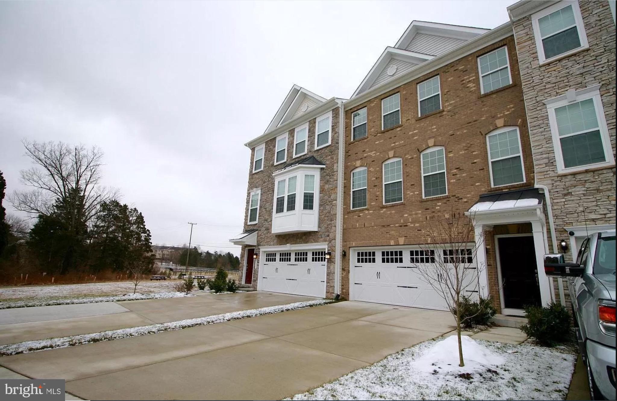 21527 Willow Breeze Square Ashburn, VA 20147 - Photo 2 of 28