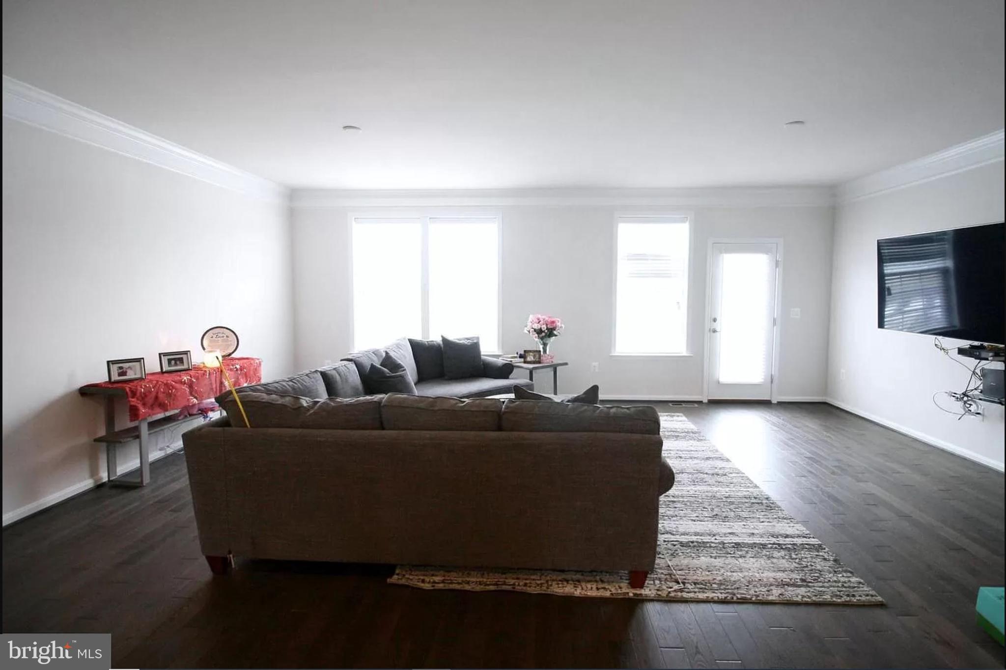 21527 Willow Breeze Square Ashburn, VA 20147 - Photo 7 of 28