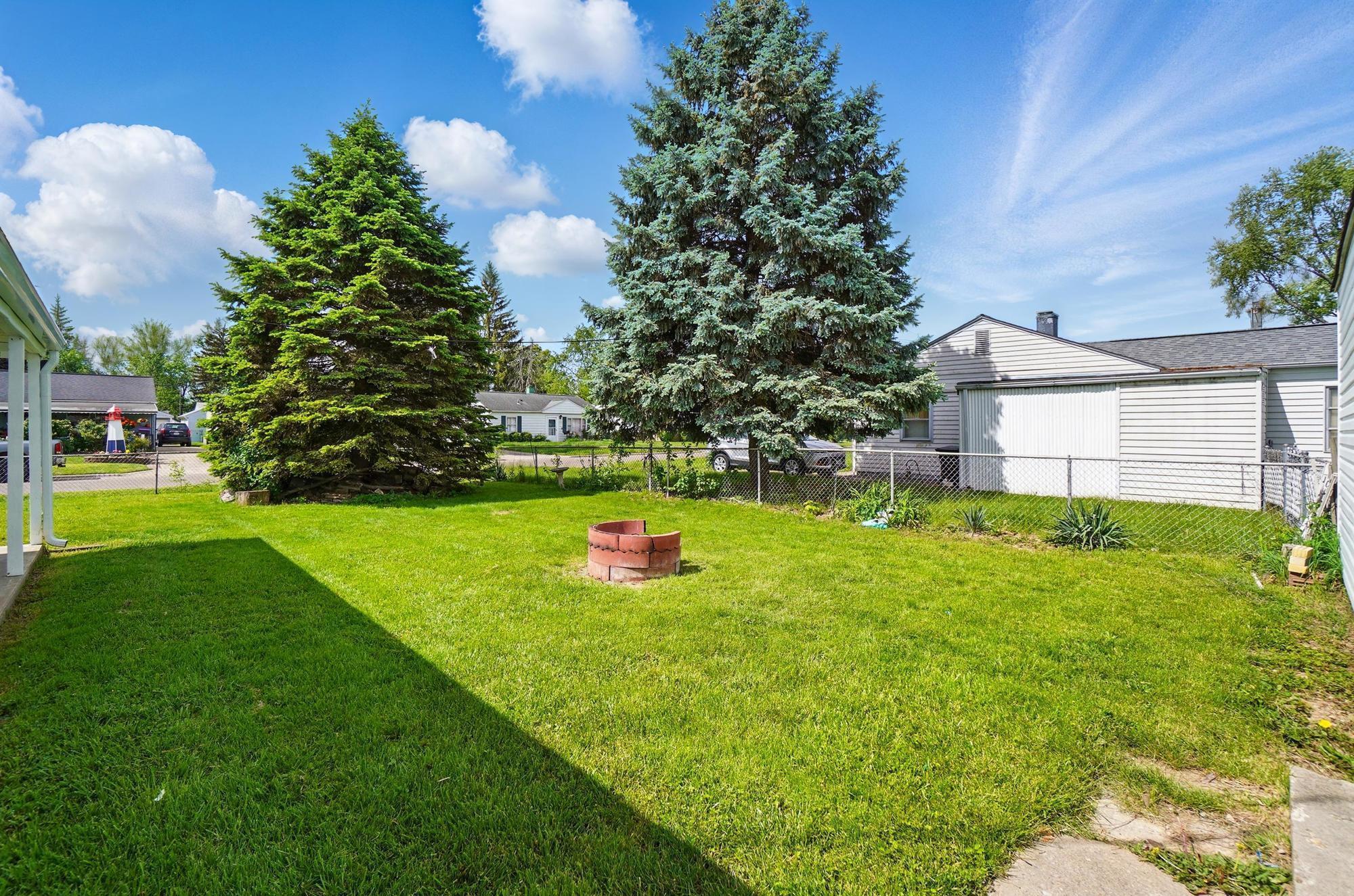 4561 St Rita Lane Columbus, OH 43213 - Photo 29 of 34 Rear yard