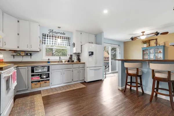 $415,000 | 20157 South Pine Hill Road, Frankfort, IL 60423