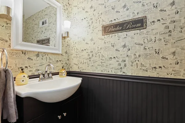 $415,000 | 20157 South Pine Hill Road, Frankfort, IL 60423