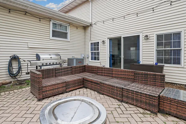 $415,000 | 20157 South Pine Hill Road, Frankfort, IL 60423