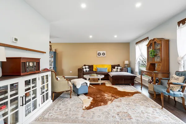 $415,000 | 20157 South Pine Hill Road, Frankfort, IL 60423