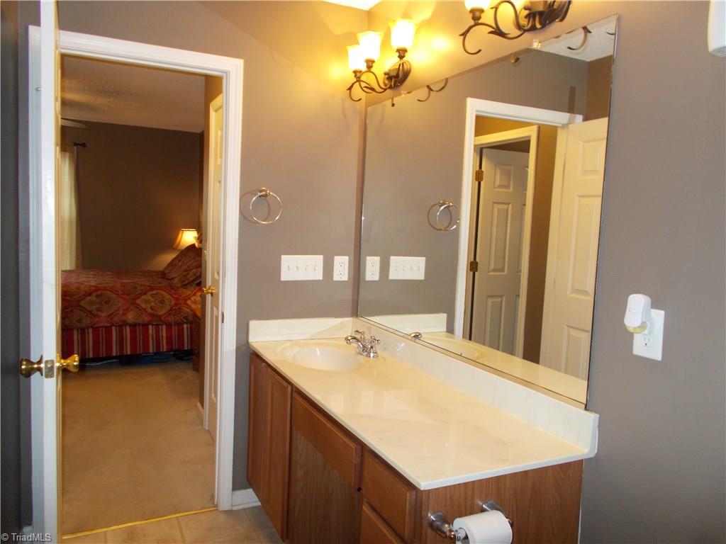 414 Ridgeway Place High Point, NC 27260 - Photo 11 of 17 Gallery Image 11