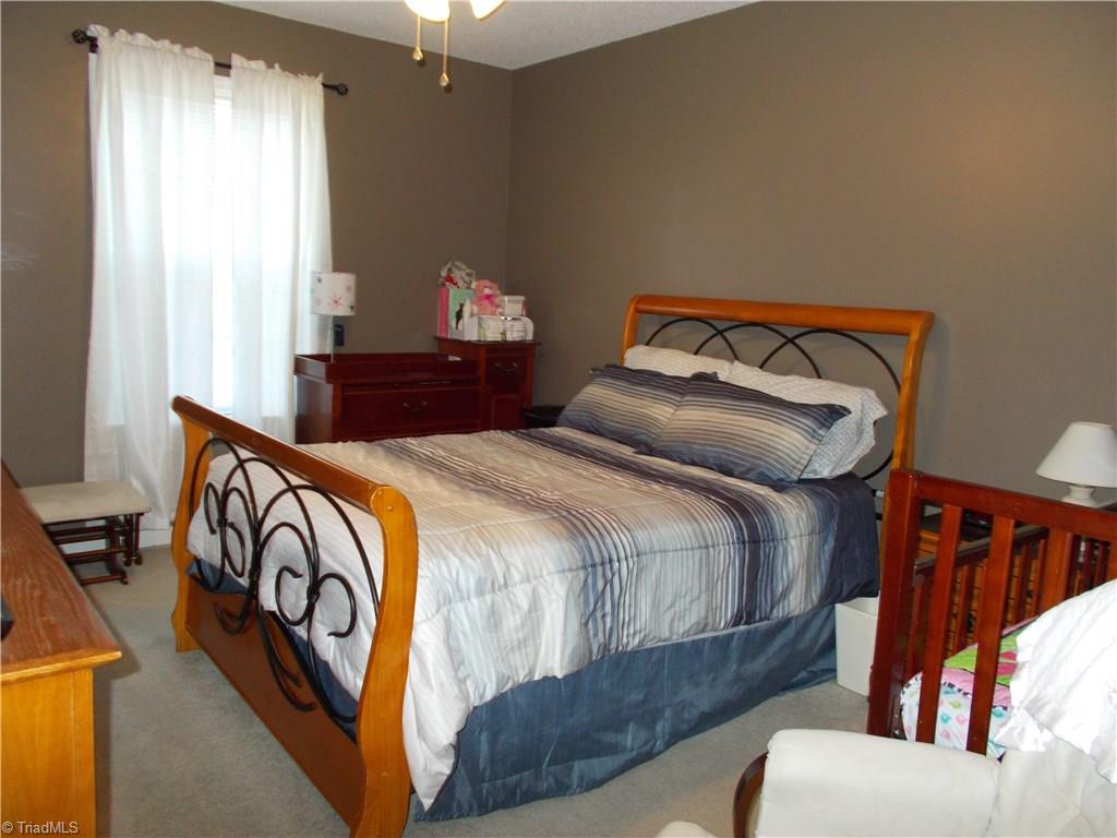 414 Ridgeway Place High Point, NC 27260 - Photo 12 of 17 Gallery Image 12