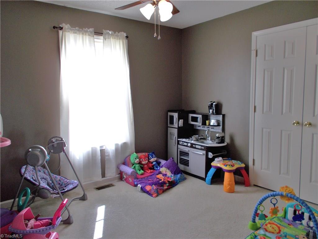 414 Ridgeway Place High Point, NC 27260 - Photo 15 of 17 Gallery Image 15