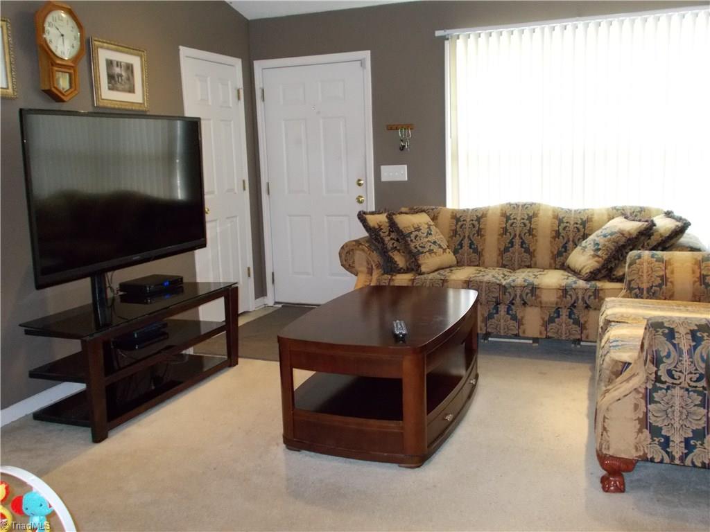414 Ridgeway Place High Point, NC 27260 - Photo 3 of 17 Gallery Image 3