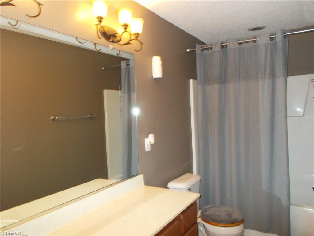 414 Ridgeway Place High Point, NC 27260 - Photo 10 of 17 Gallery Image 10