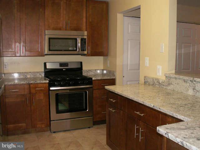 7800 Inverton Road, Unit 101 Annandale, VA 22003 - Photo 12 of 28 Kitchen