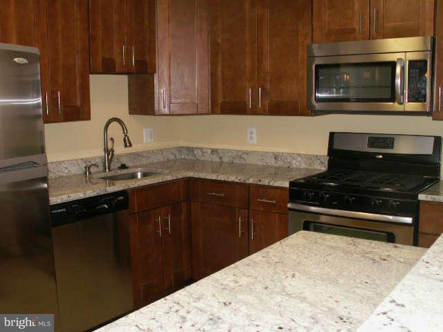 7800 Inverton Road, Unit 101 Annandale, VA 22003 - Photo 13 of 28 Kitchen