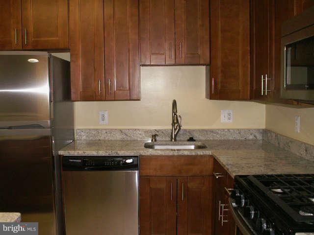 7800 Inverton Road, Unit 101 Annandale, VA 22003 - Photo 14 of 28 Kitchen