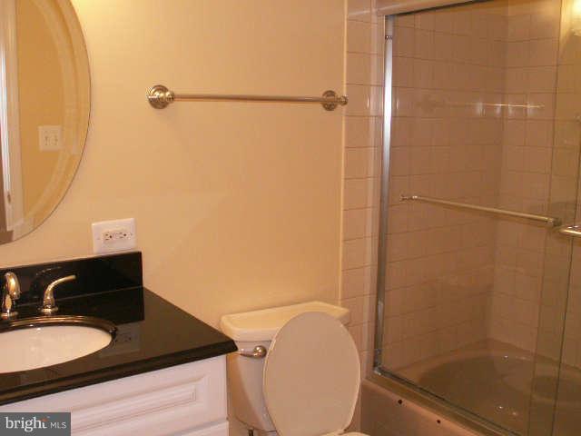 7800 Inverton Road, Unit 101 Annandale, VA 22003 - Photo 20 of 28 Bath 1