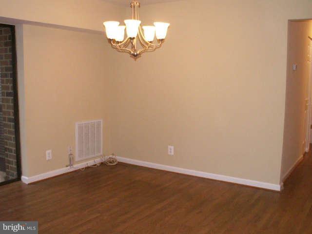 7800 Inverton Road, Unit 101 Annandale, VA 22003 - Photo 8 of 28 Dining area