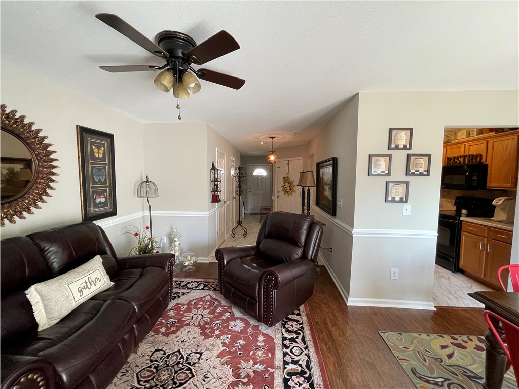 835 Bellview Way Seneca, SC 29678 - Photo 4 of 28