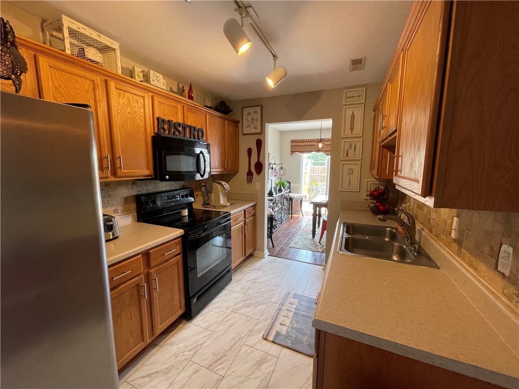 835 Bellview Way Seneca, SC 29678 - Photo 8 of 28