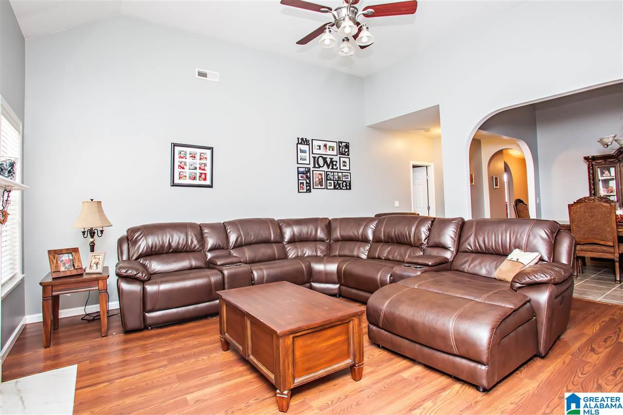 1040 Kerry Drive Calera, AL 35040 - Photo 6 of 40