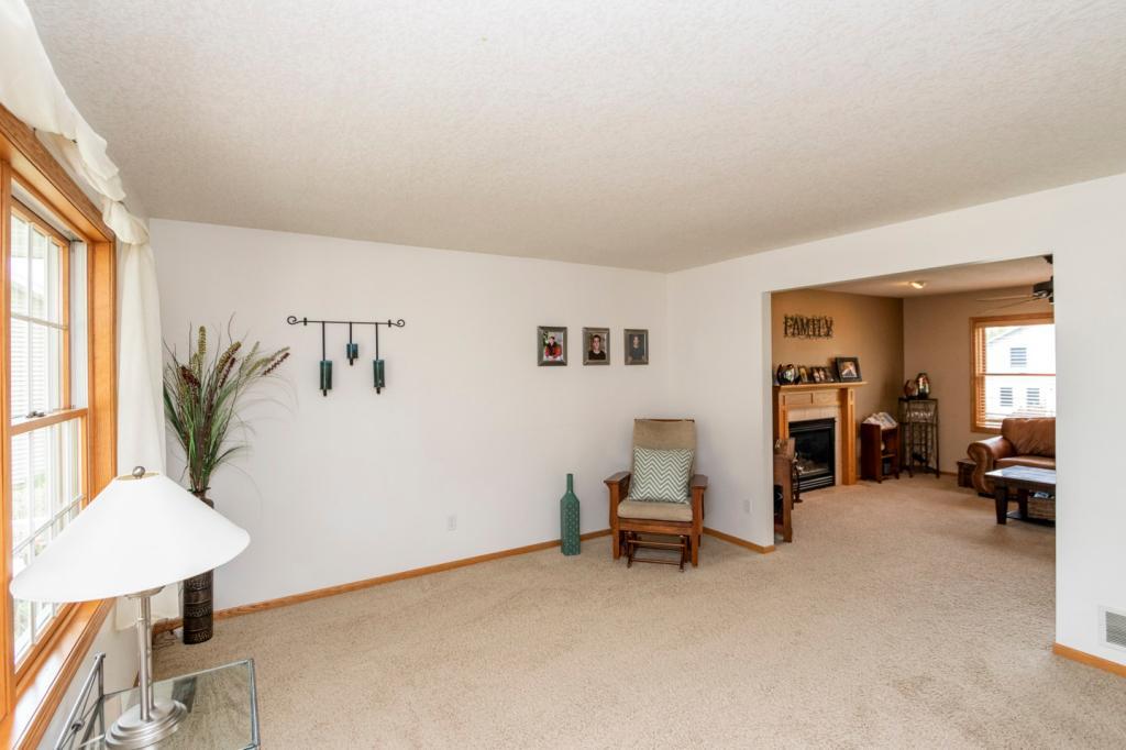 469 45th Manor Lane Northwest Rochester, MN 55901 - Photo 11 of 30 Gallery Image 11
