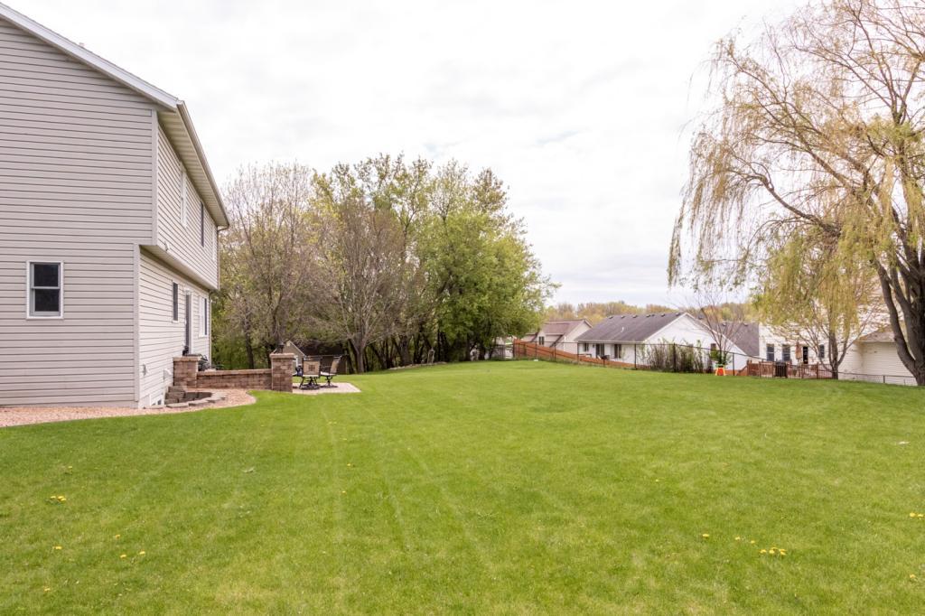 469 45th Manor Lane Northwest Rochester, MN 55901 - Photo 26 of 30 Gallery Image 26