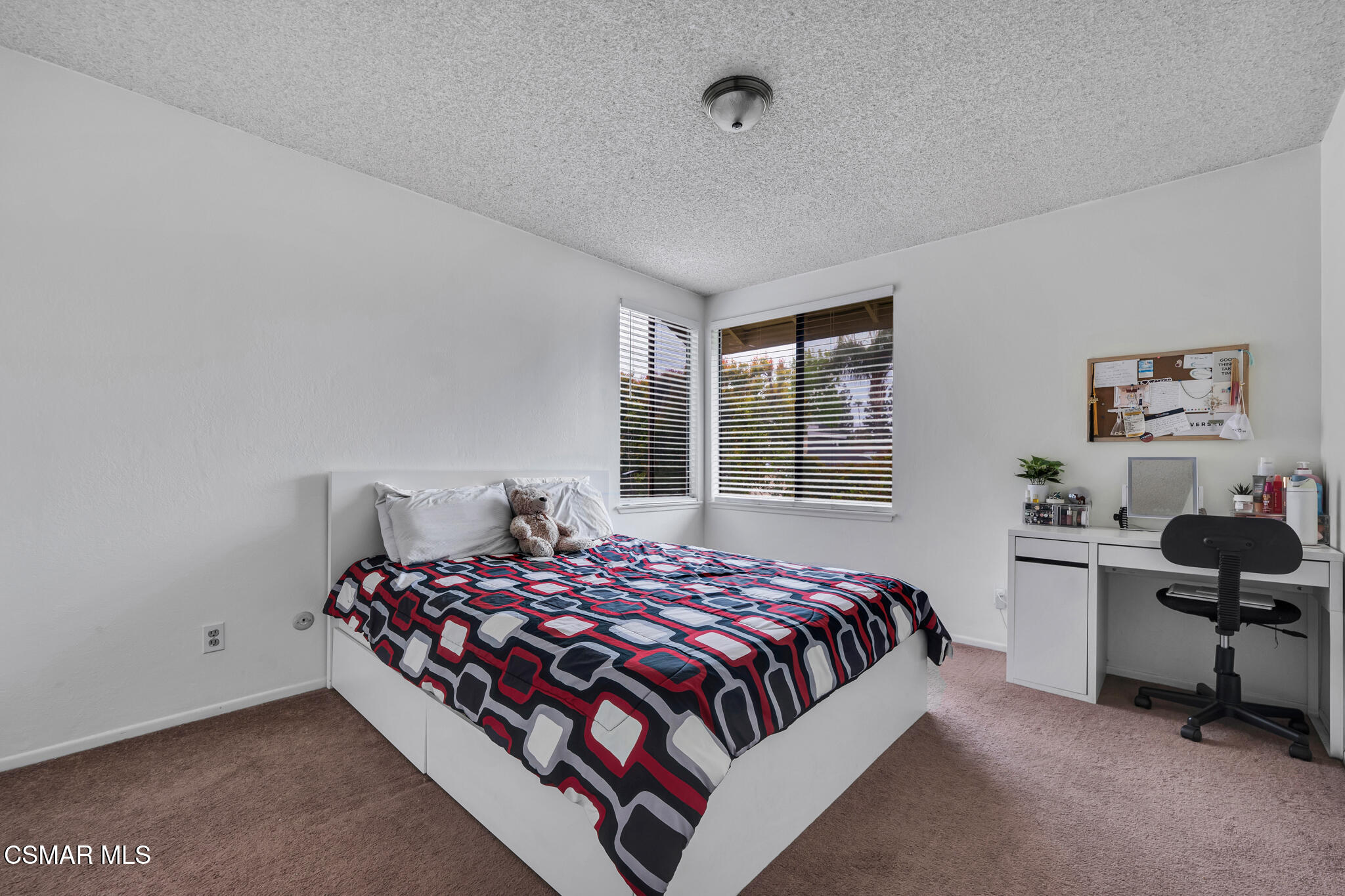 7565 Melvin Avenue Reseda, CA 91335 - Photo 17 of 32 7565 Melvin Ave - HsHProd-30