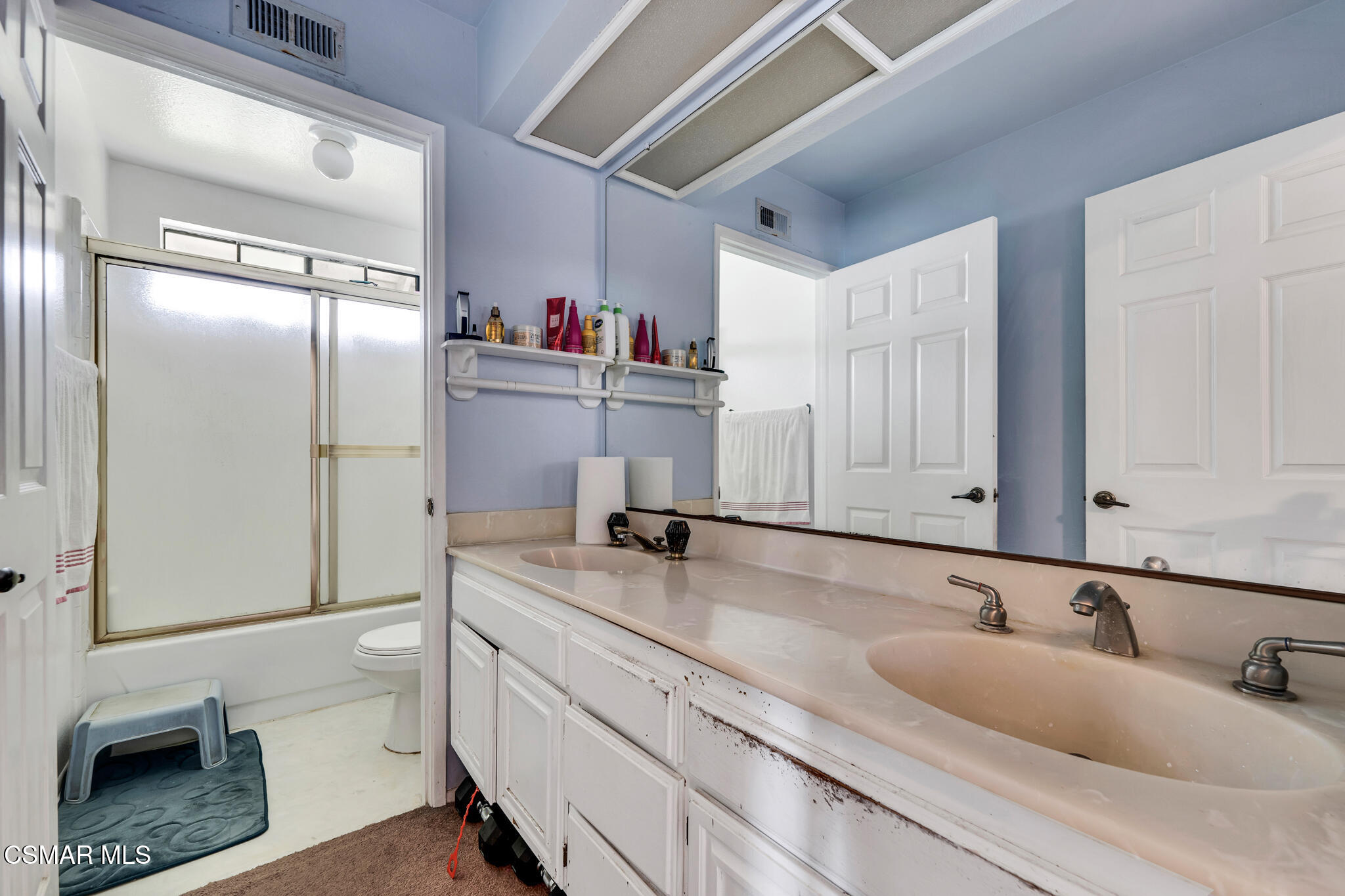 7565 Melvin Avenue Reseda, CA 91335 - Photo 19 of 32 7565 Melvin Ave - HsHProd-28