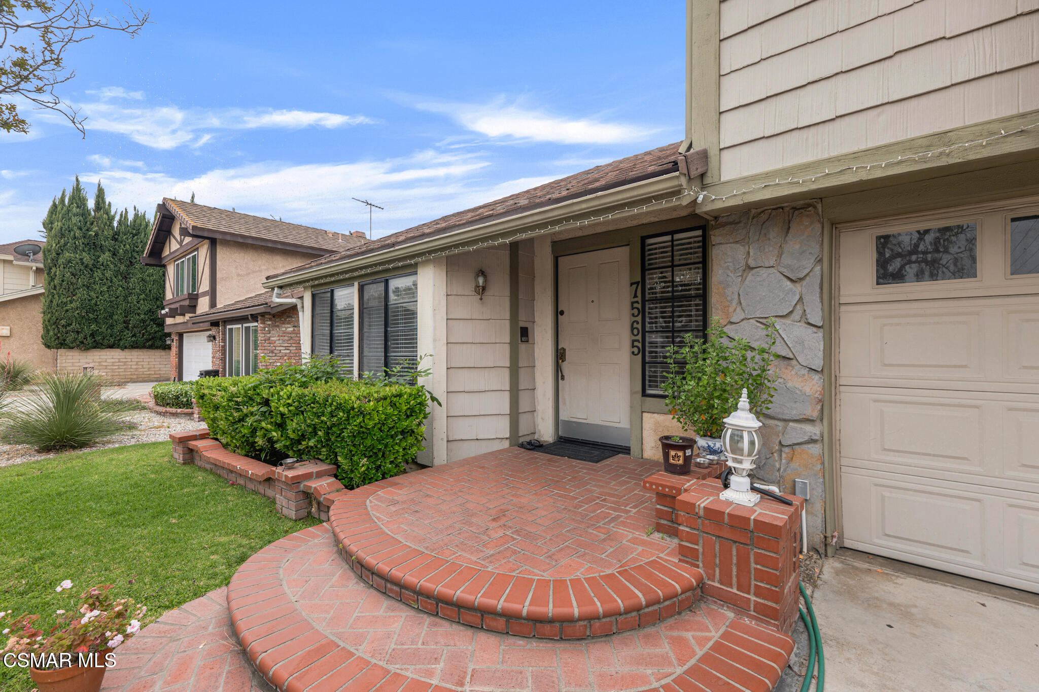 7565 Melvin Avenue Reseda, CA 91335 - Photo 3 of 32 7565 Melvin Ave - HsHProd-35