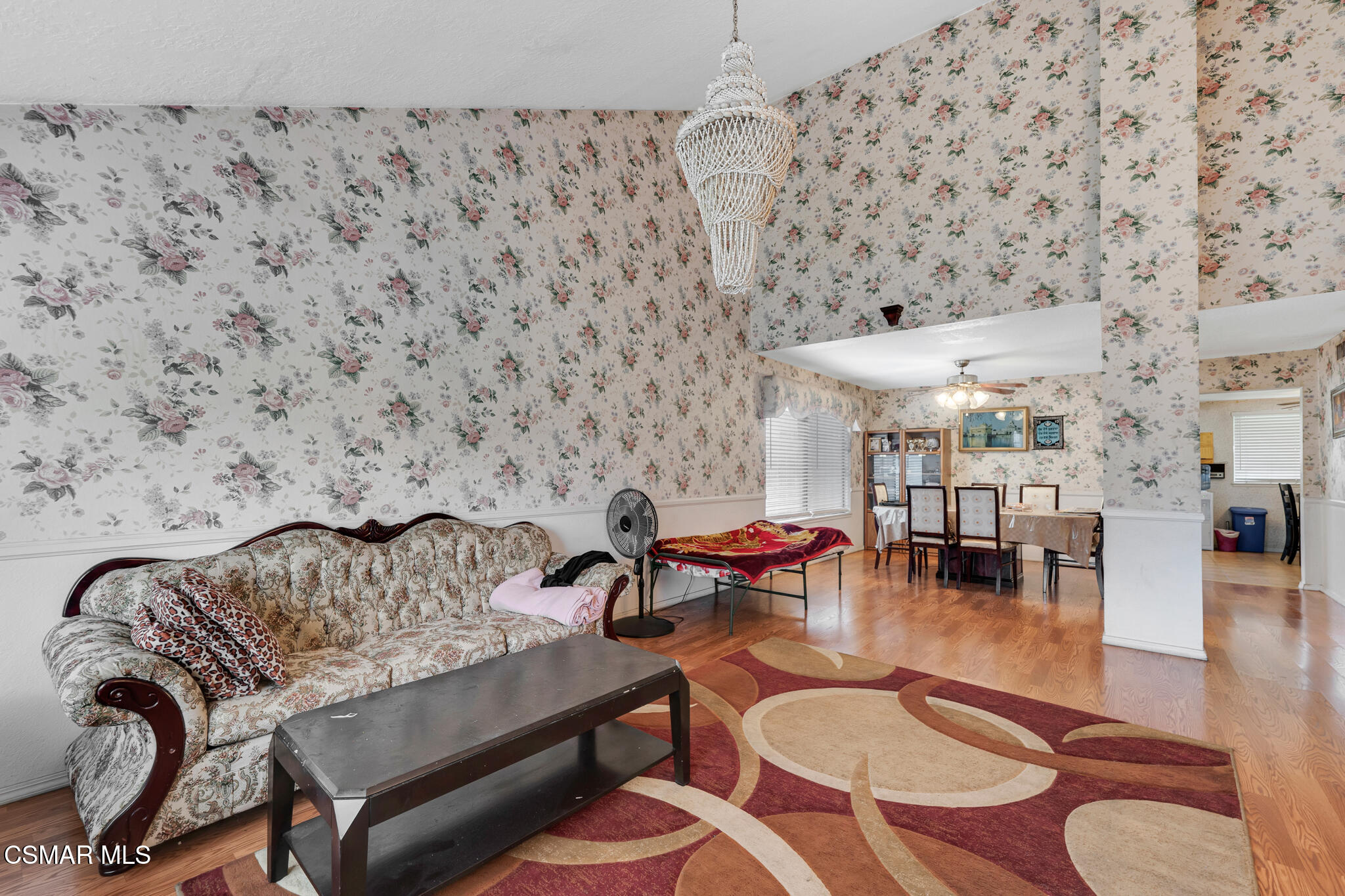 7565 Melvin Avenue Reseda, CA 91335 - Photo 5 of 32 7565 Melvin Ave - HsHProd-10