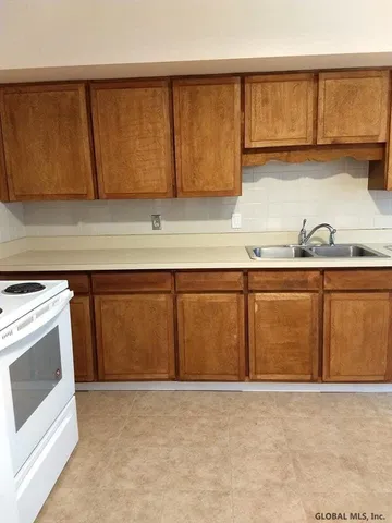 $1,100 | 597 Via Ponderosa, Unit 597, Guilderland, NY 12303