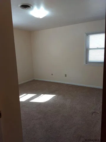 $1,100 | 597 Via Ponderosa, Unit 597, Guilderland, NY 12303