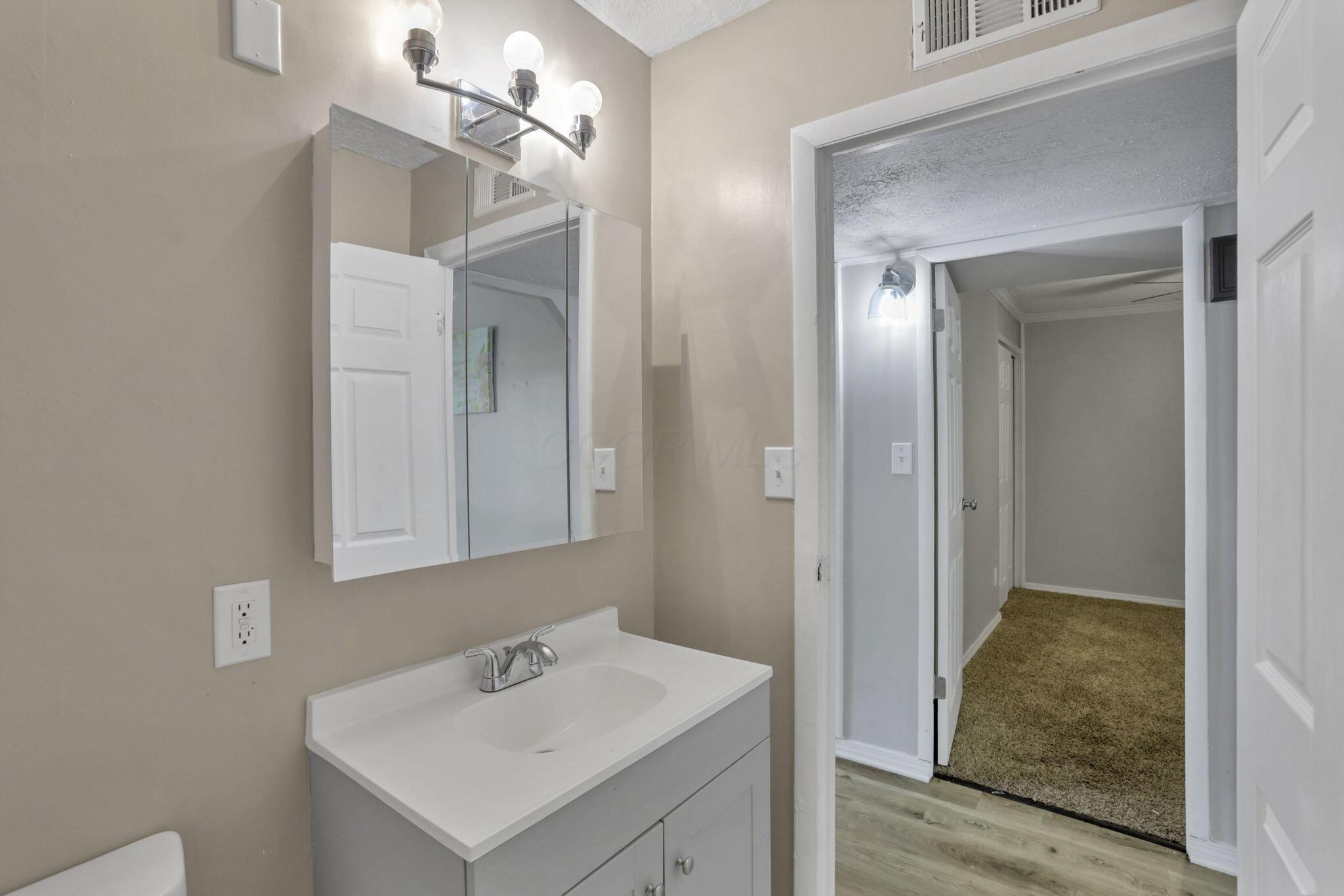 392 South Hampton Road Columbus, OH 43213 - Photo 21 of 34 18-web-or-mls-IMG_3064